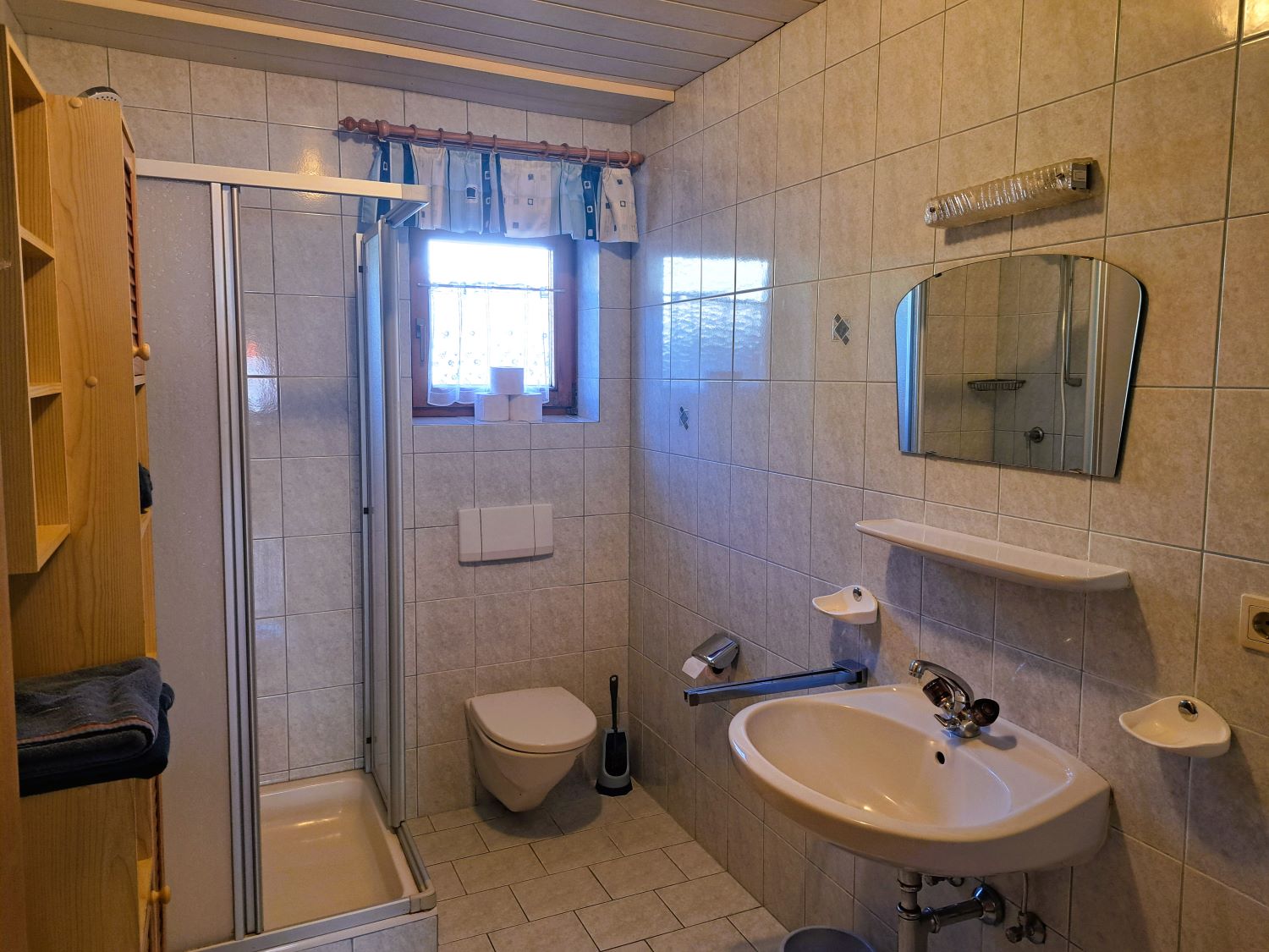 Bad der Ferienwohnung Schatzberg