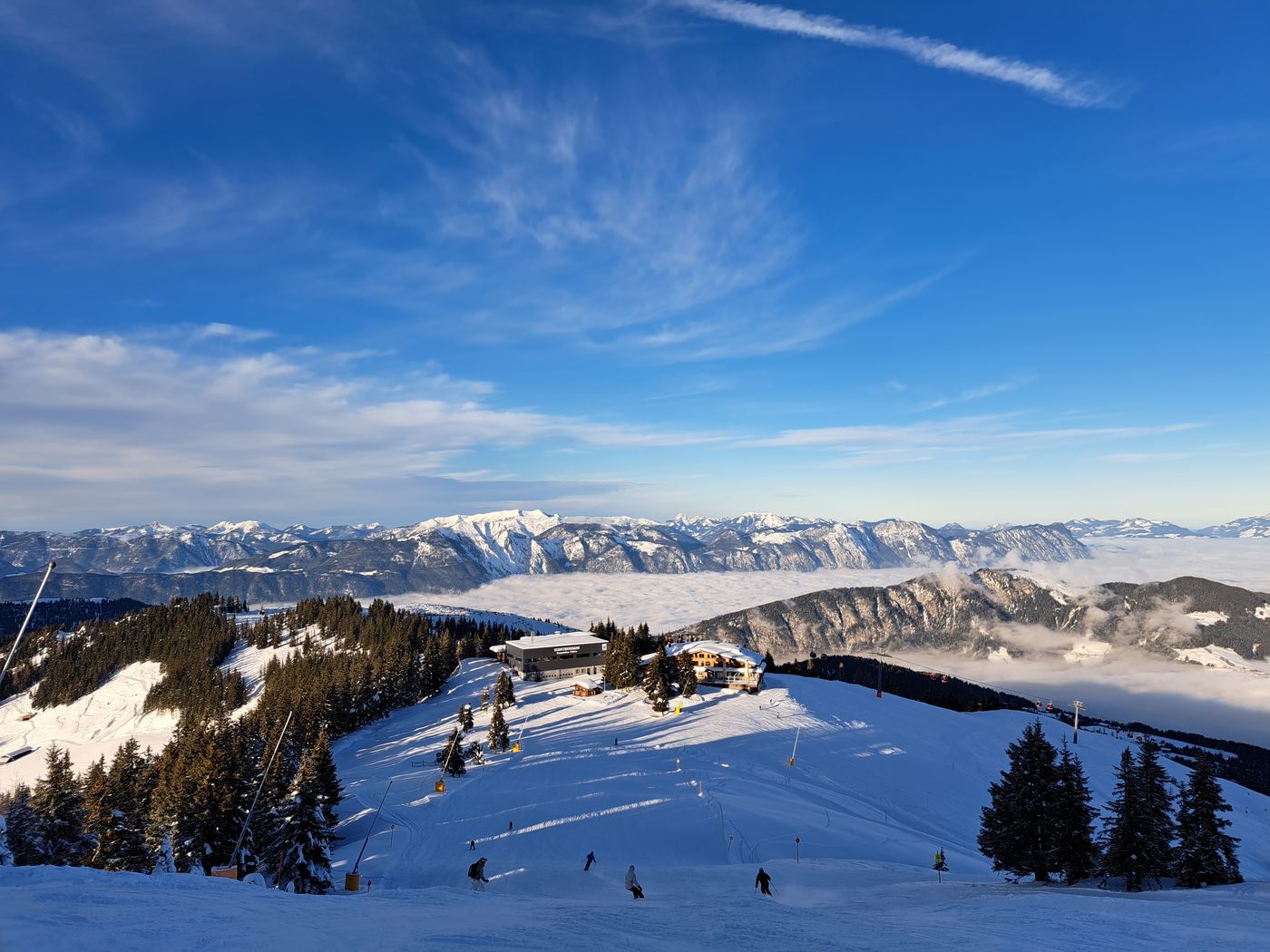 Die Schatzbergalm an der Bergstation