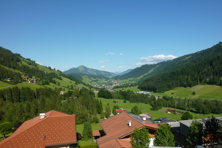 Ausblick von Ihrem Balkon auf die Berge und unser Hochtal